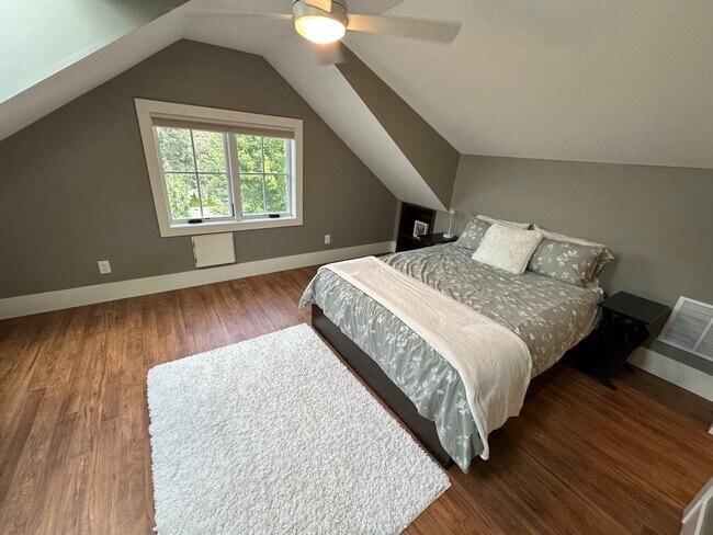 Building Photo - 4015 Wood End Dr