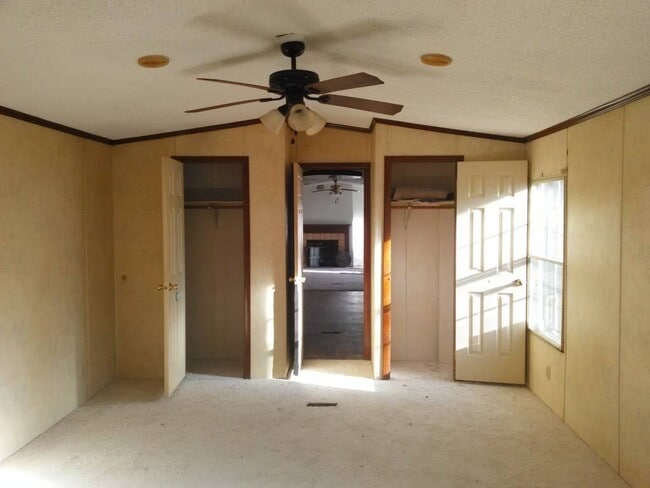 Building Photo - 109 Embert Ln