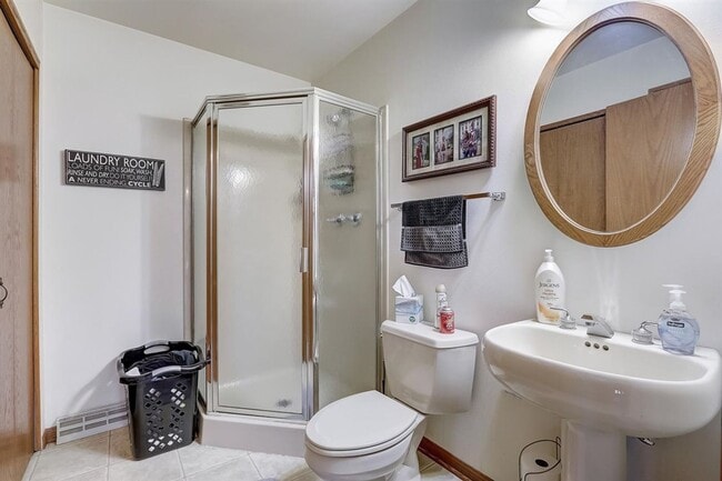 Building Photo - Punzel Sapphire Clarmar