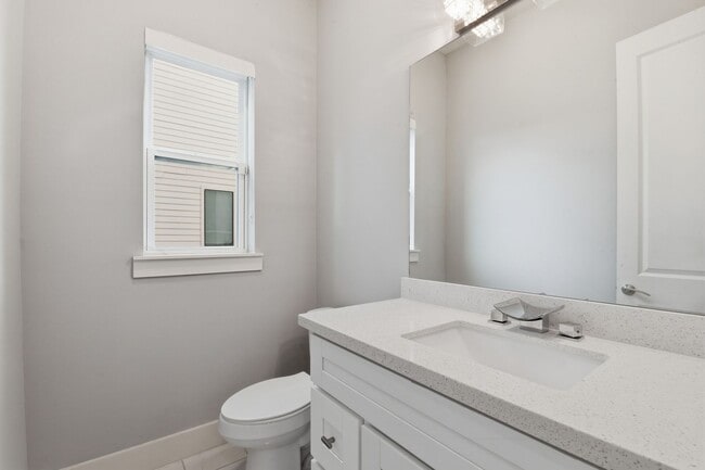 Building Photo - Rooftop Deck with Downtown Views in Sawyer Heights