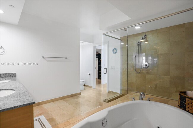 Building Photo - 1830 S Ocean Dr