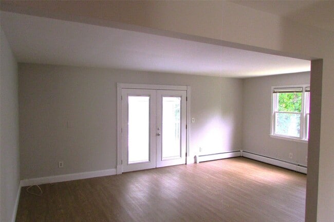 Building Photo - 74 B Demarest Ave