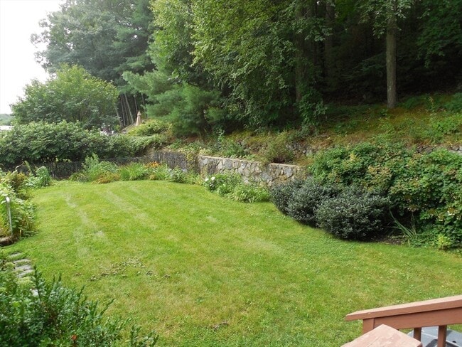 Building Photo - 166 Totten Pond Rd