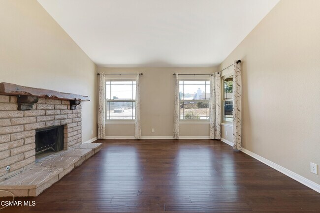 Building Photo - 47 Dorrit Ct