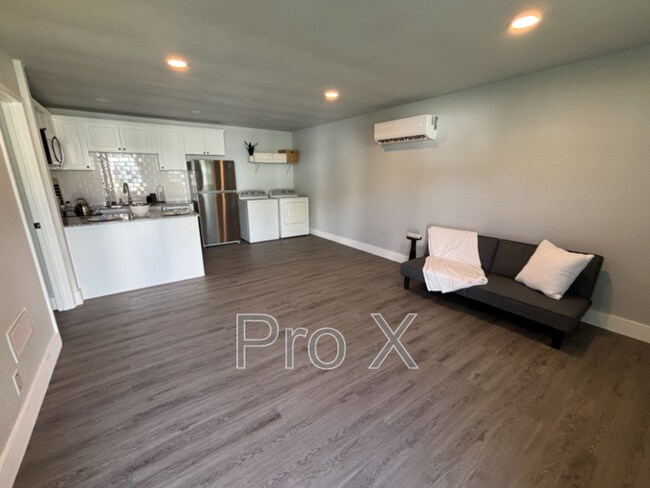 Building Photo - 309 Park St