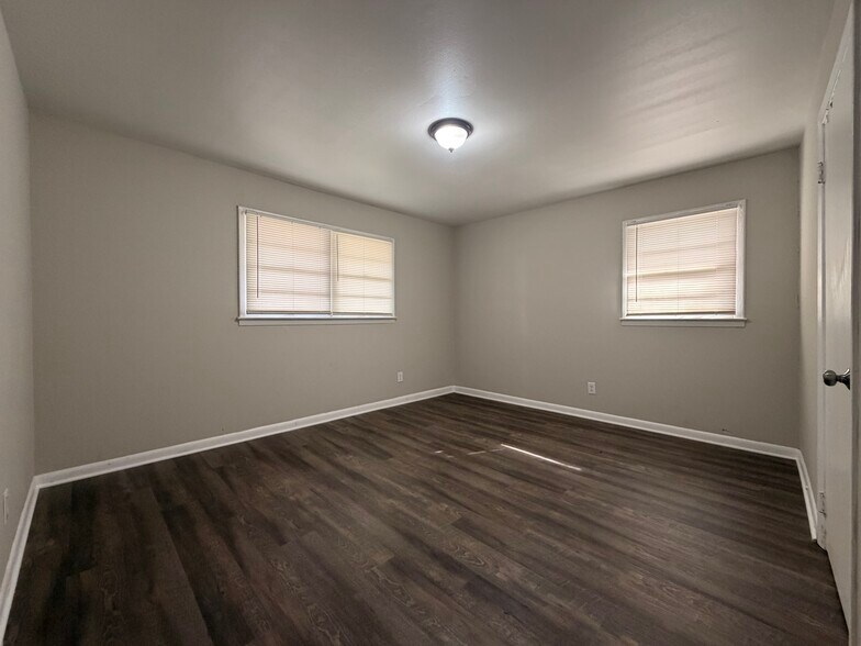 Building Photo - 1073 Wisteria Dr SW