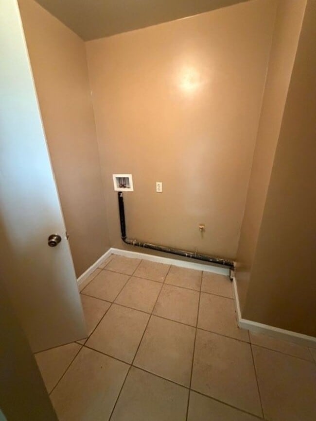 Building Photo - 10908 Michele Ave