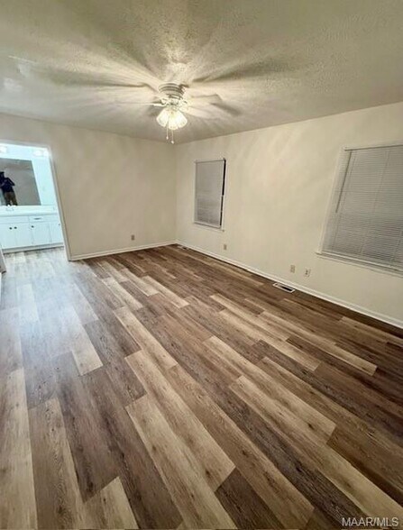Building Photo - 2066 Rexford Rd