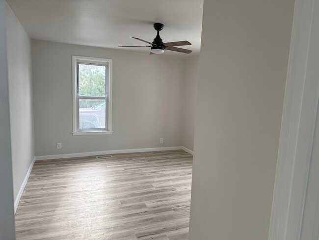 Building Photo - 414 Lincoln St