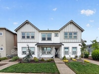 Building Photo - 7024 SE Frasier Ln