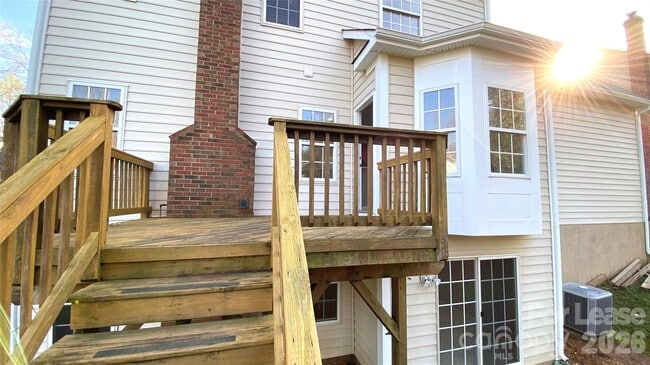 Building Photo - 127 Meadow Pond Ln