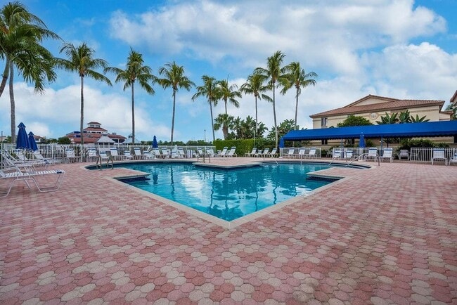 Building Photo - 6641 Via Regina