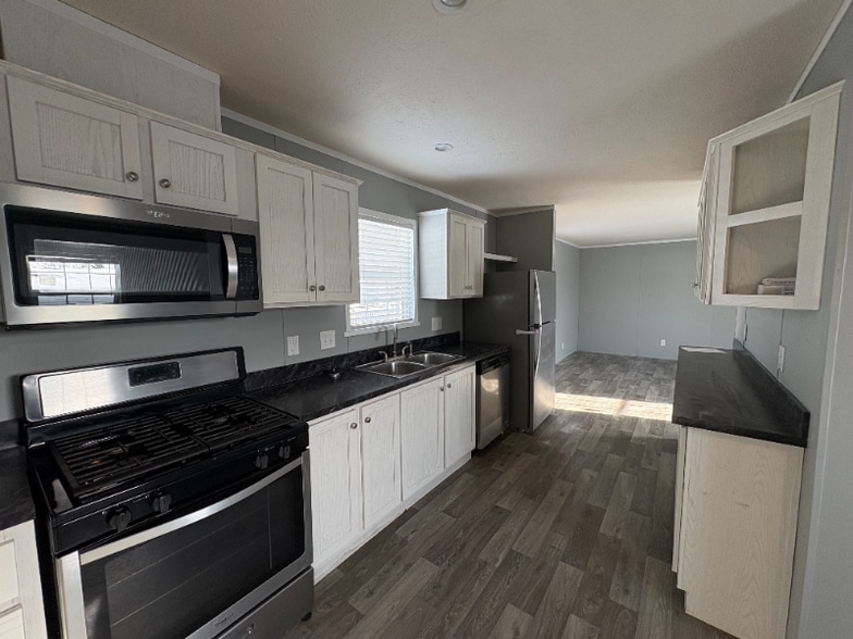 Building Photo - 352 Trillum Trail