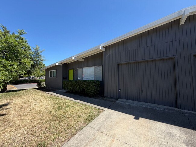 Building Photo - Halfplex in Central Davis