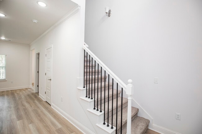 Building Photo - 4307 SW Bison St