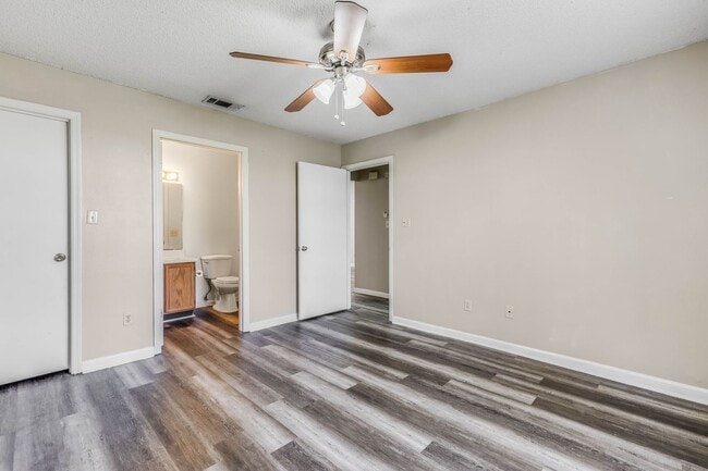 Building Photo - Upgraded 2x2 in great location AVAILABLE NOW