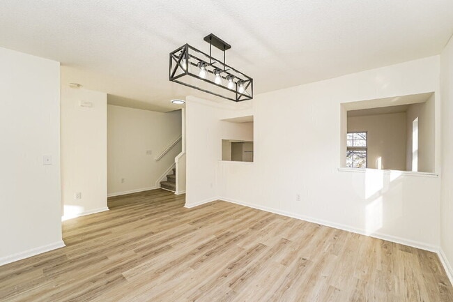 Building Photo - 821 Nela View Rd