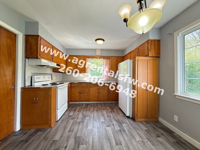 Building Photo - 3 Bedroom House