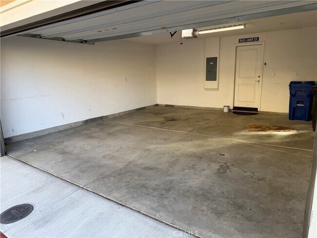 Building Photo - 3010 E Via Fiano