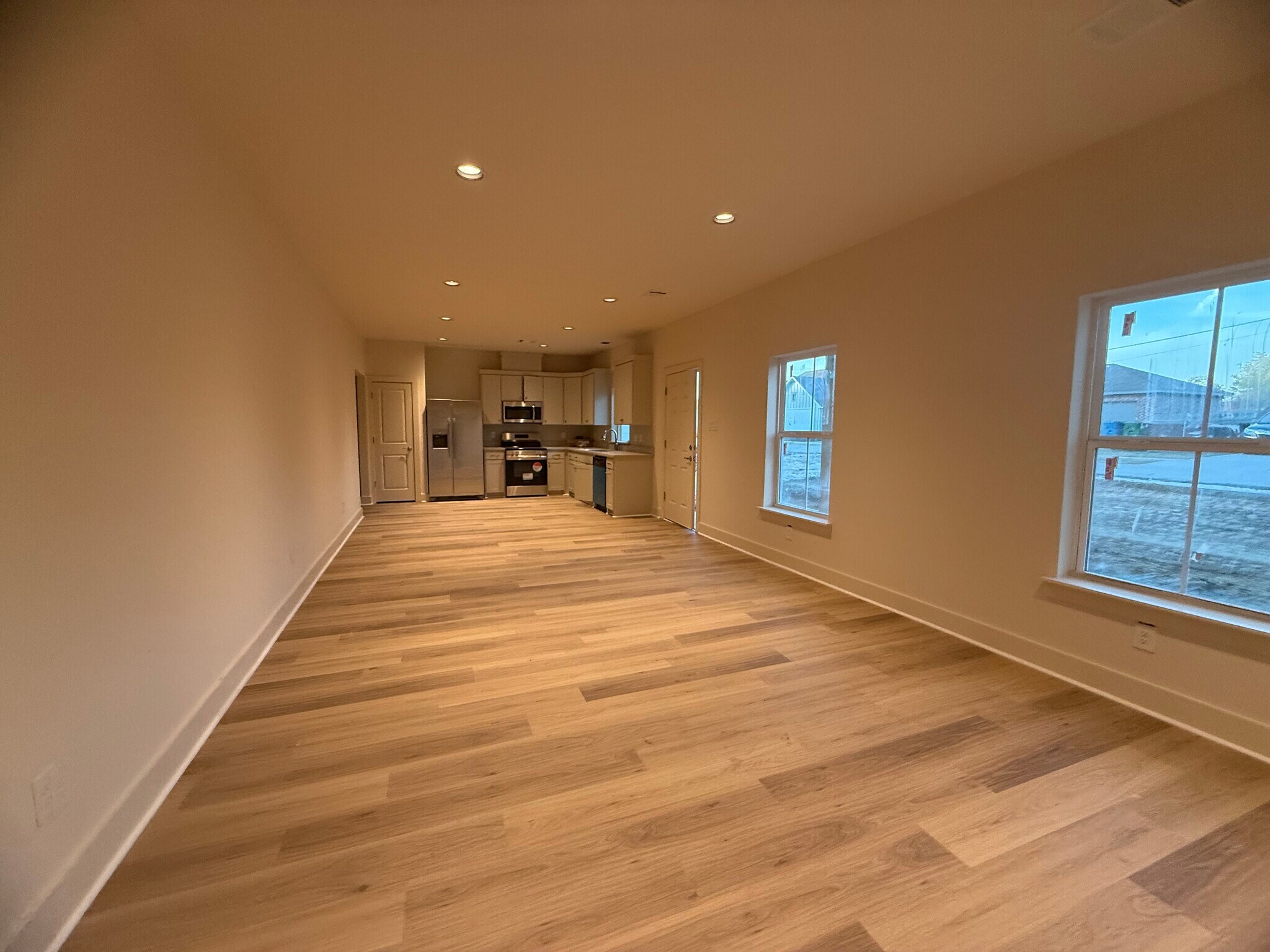 Building Photo - 104 Kirkland St