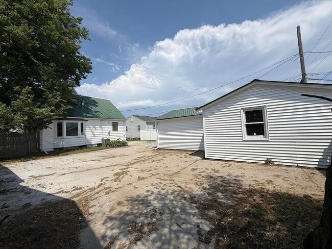 Building Photo - 3131 Ave A