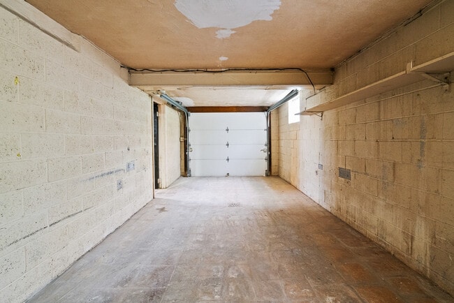 Building Photo - 309 Sebring Ave