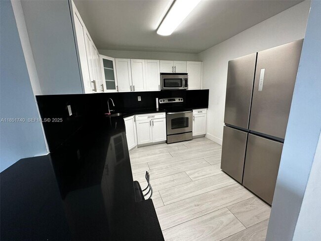 Building Photo - 2780 NE 183rd St