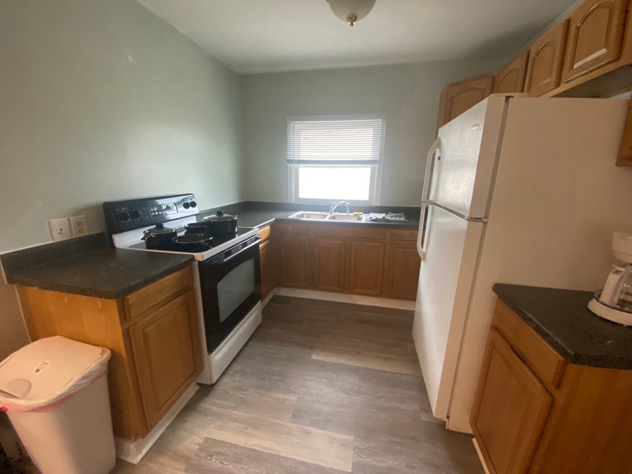 Building Photo - 340 W 26th St