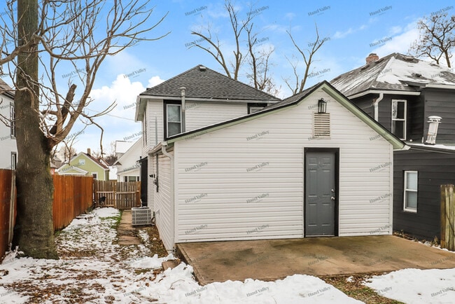 Building Photo - 1046 Sandusky Ave