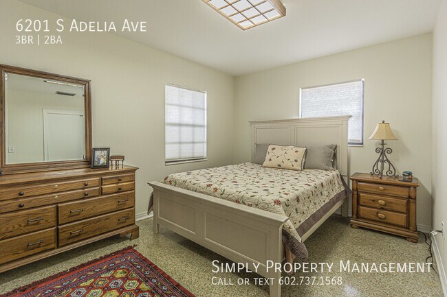 Building Photo - 6201 S Adelia Ave