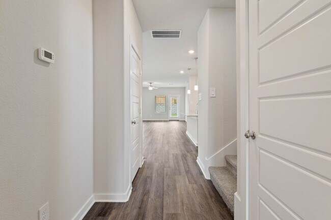 Building Photo - 17901 Stone Ter Ct