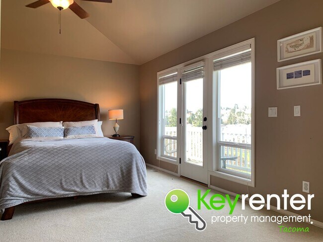 Building Photo - Luxurious House in North East Tacoma!!