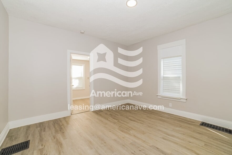 Building Photo - 1706 N Machin Ave