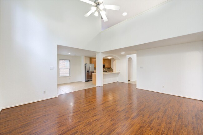Building Photo - 11 E Sage Creek Pl