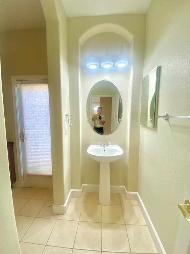 Building Photo - AVAILABLE BY 1/1/26 - ELEGANT AND SPACIOUS 4 BED, 4 BATH 2 STORY HOME WITH VIEWS OF EL DORADO HILLS