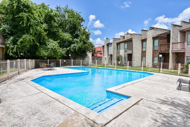 Building Photo - 11280 Braes Forest Dr
