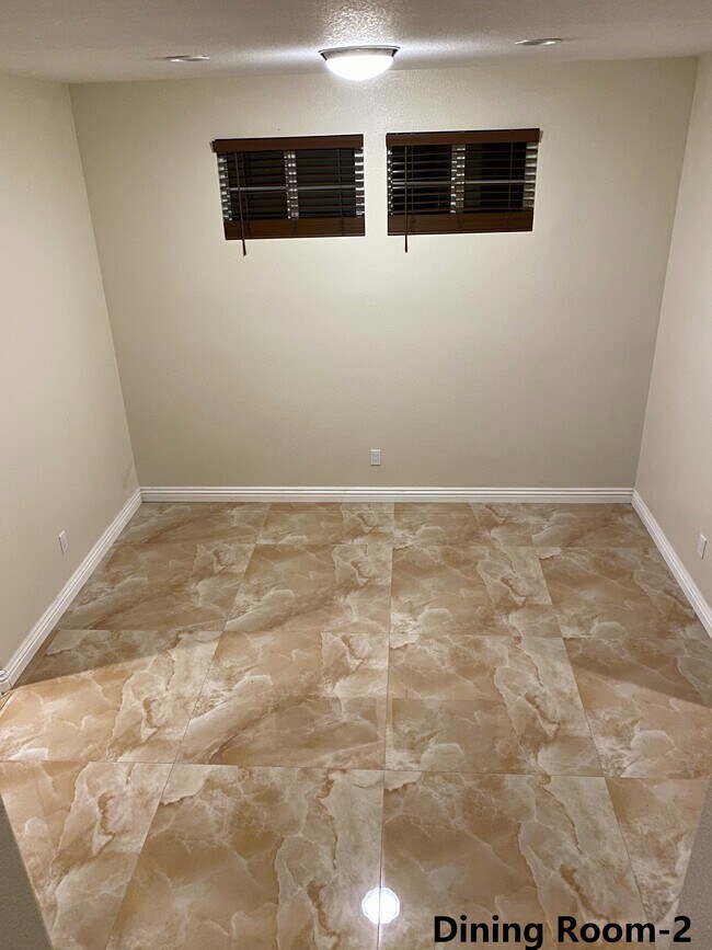 Building Photo - 31750 Paseo de Castaic