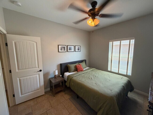Building Photo - 1815 Lanette Dr