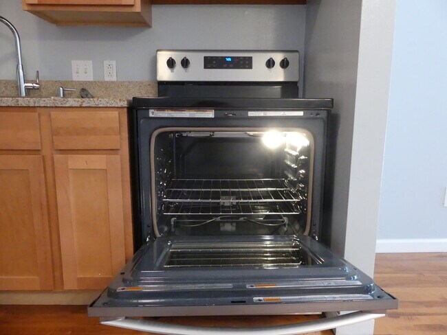 Building Photo - 1420 Menard St