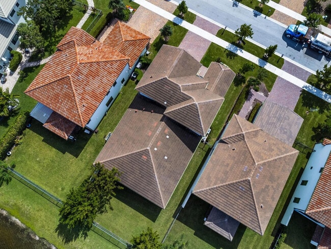 Building Photo - 8948 Grand Prix Ln