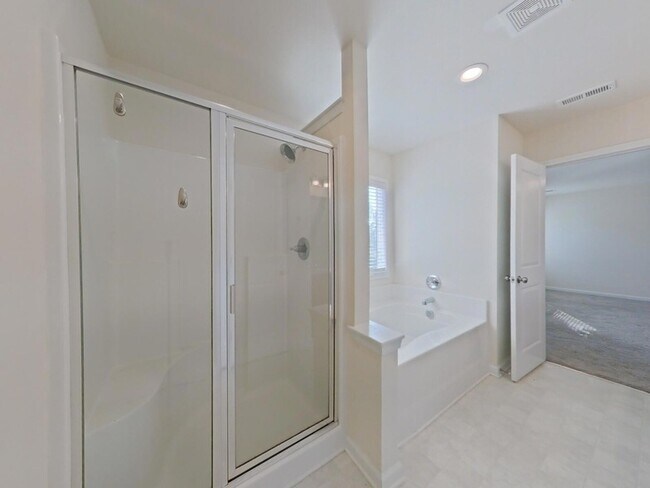 Building Photo - 518 Count Fleet Ct