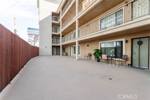 Building Photo - 1466 Tamarind Ave