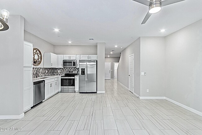 Building Photo - 2134 W Harmont Dr