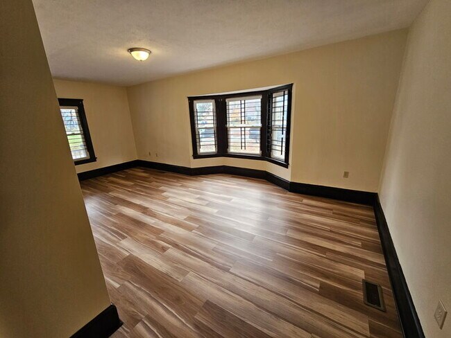 Building Photo - 876 E 149th St