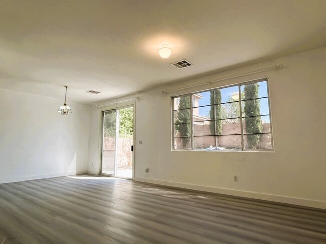 Building Photo - 10921 Napa Ridge Dr