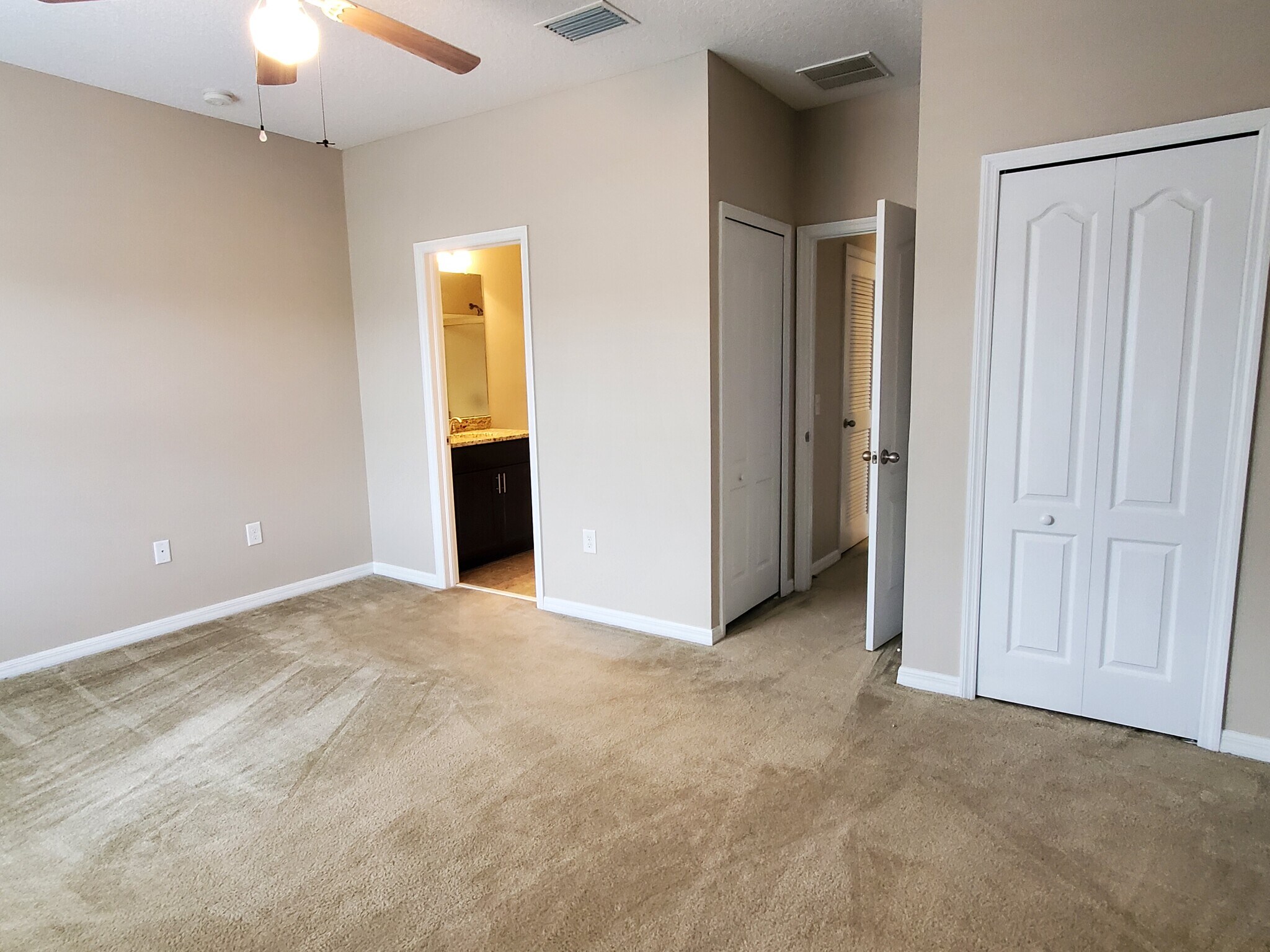 Building Photo - 15932 Stable Run Dr