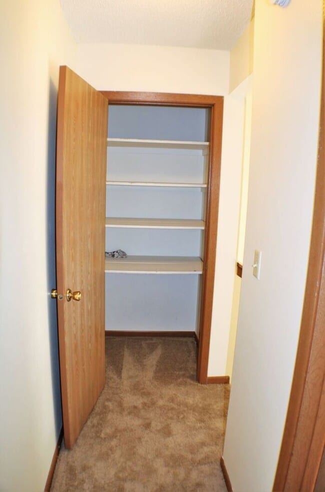 Building Photo - $1,450 | 3 Bedroom, 2.5 Bathroom Town Home...