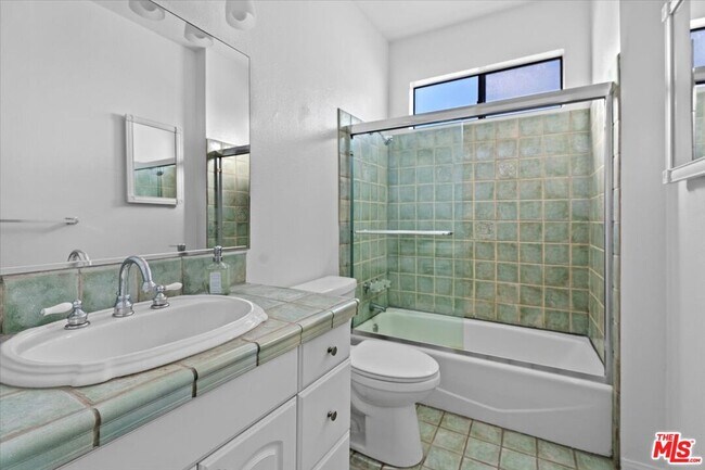 Building Photo - 11827 Goshen Ave