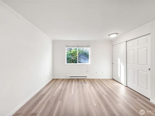 Building Photo - Modern First-Floor 1BR Condo | Near Totem Lake, Juanita Beach & Major Tech Employers