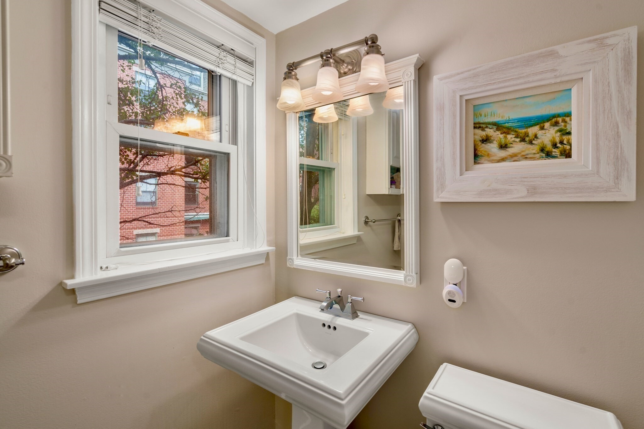 Building Photo - 137 Bolton St